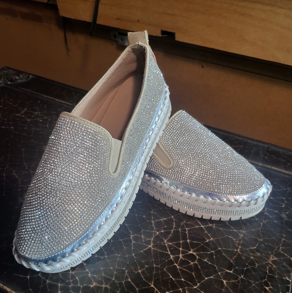 Size 7 bling flats
